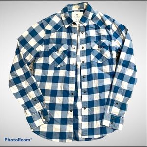 Men’s casual button down shirt